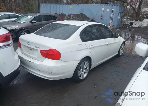 2011 BMW 328I xDrive z USA, uszkodzony, nr VIN WBAPK5C5XBF127543